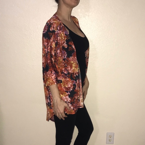 Lularoe Lindsay kimono - Picture 5 of 8